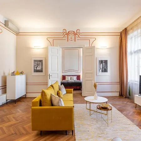Exclusive & Stylish In The Heart Of Apartment
