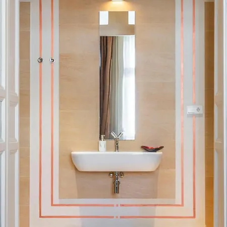 Apartment Exclusive & Stylish In The Heart Of *