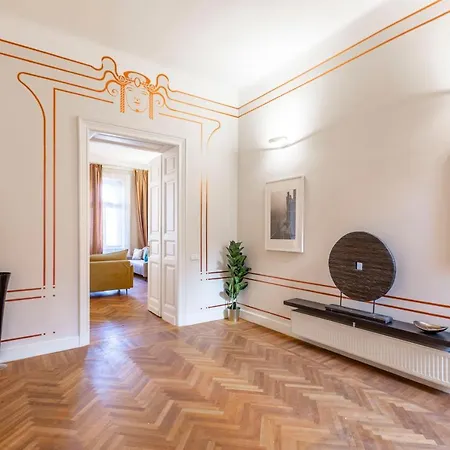 Exclusive & Stylish In The Heart Of Apartment Budapest