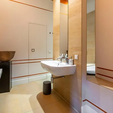 Exclusive & Stylish In The Heart Of Apartment