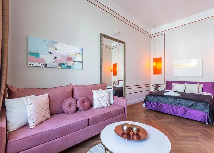 Exclusive & Stylish In The Heart Of Apartment